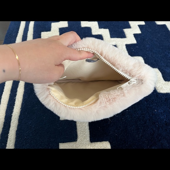 Faux fur aerie Pouch/Clutch - Picture 5 of 6